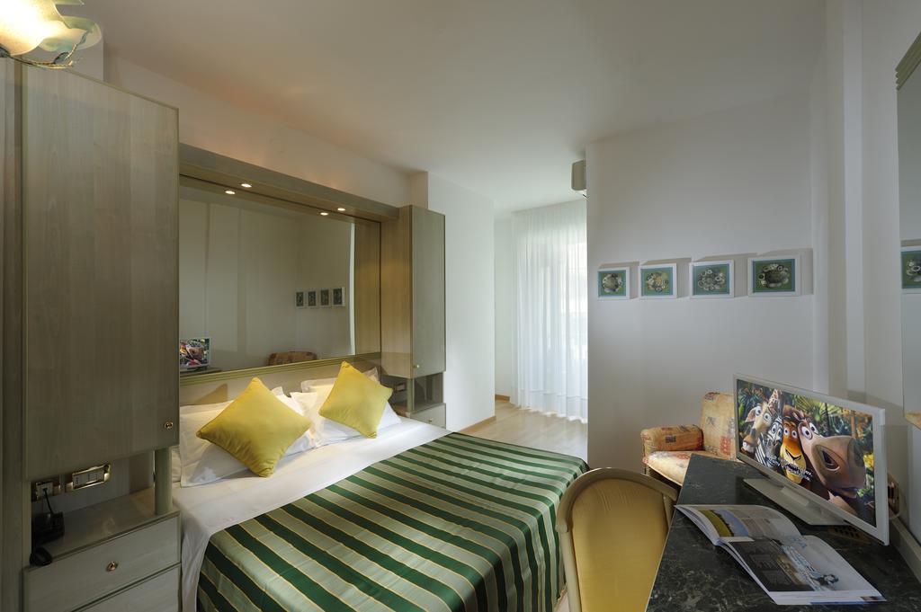 Hotel Montecarlo Bibione Camera foto