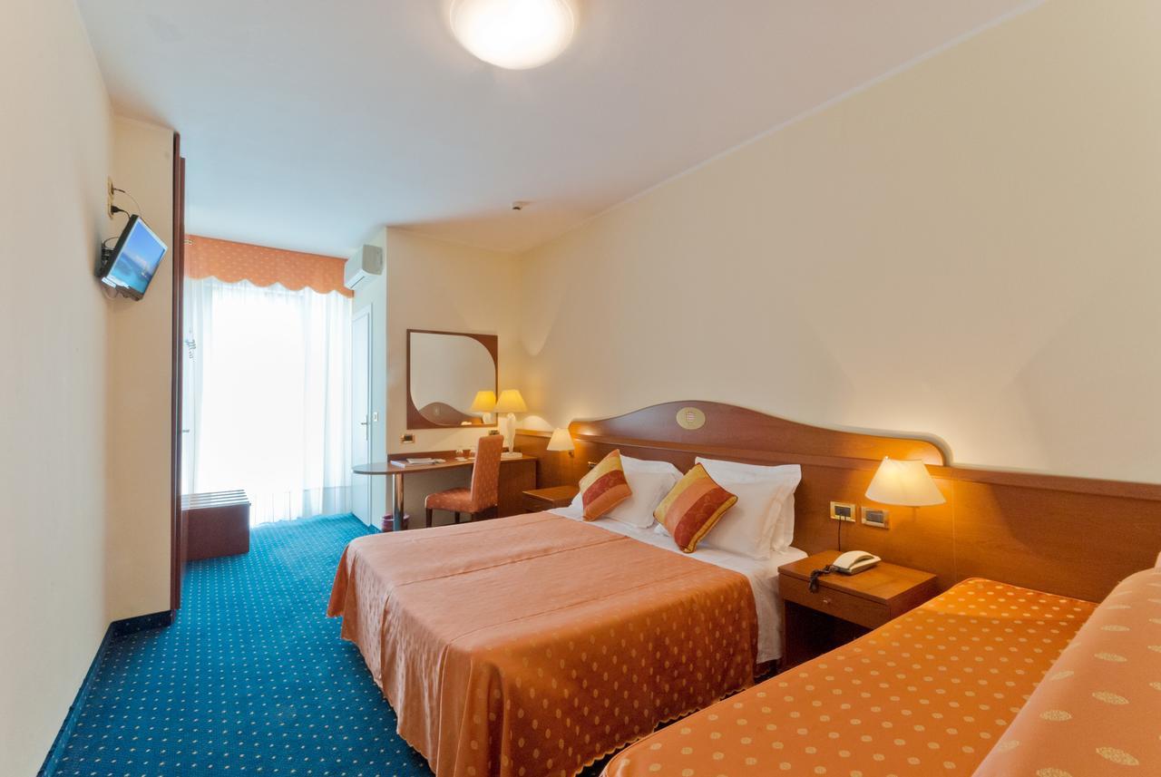 Hotel Montecarlo Bibione Esterno foto